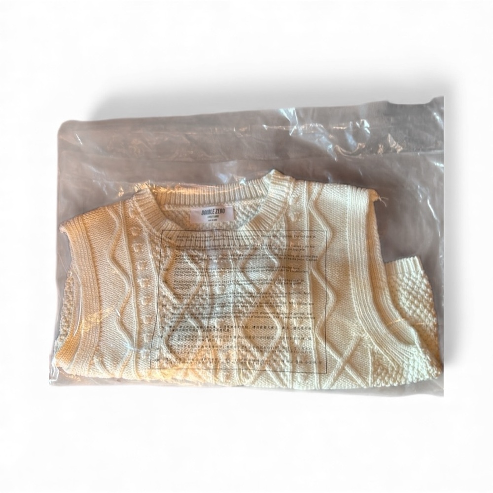 NWT crop top sweater Size XL cream sleeveless layer piece